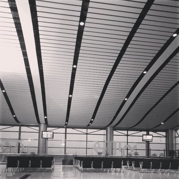 except for an occasional radio noise burst, not a single soul is around at these gates. it’s getting quite spooky.